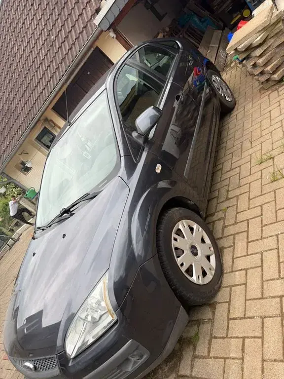Gebraucht Ford Focus Style 101 PS (74 kW) 2007 Grau Limousine