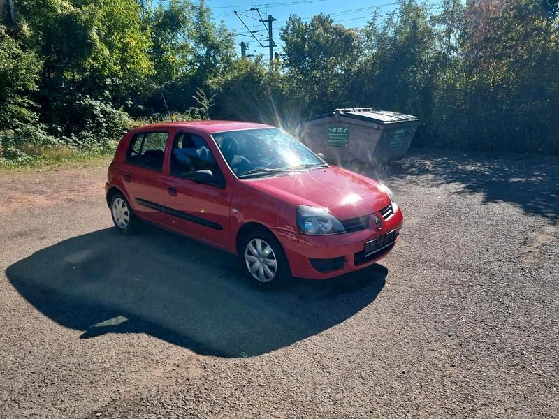 Rot Gebraucht 2009 Renault Clio II Campus Kleinwagen | 3.250 € (Teuer) - Bild 1/4