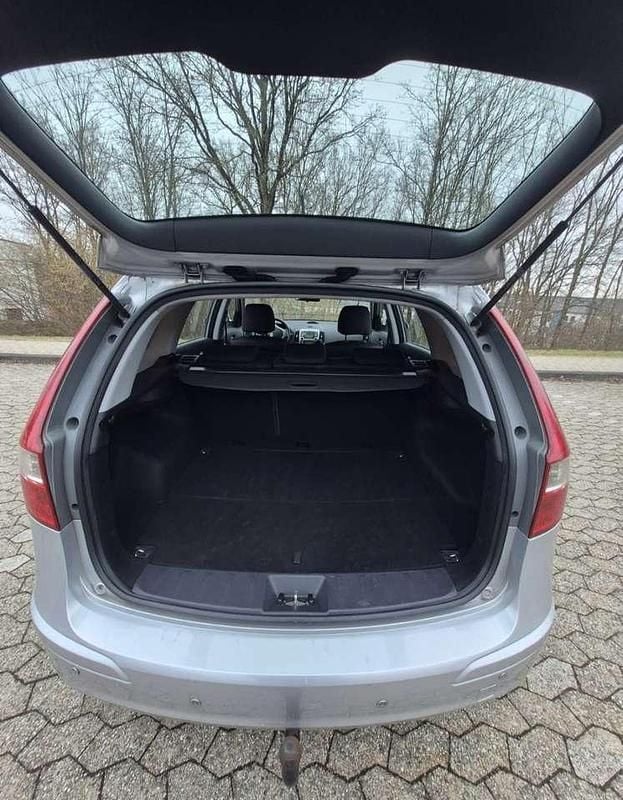 Gebraucht Hyundai i30 116 PS (85 kW) 2011 Silber Kombi
