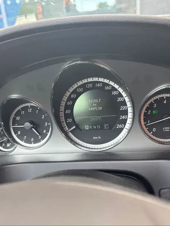 Gebraucht Mercedes E250 204 PS (150 kW) 2009 Grau Coupé