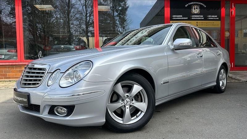 Gebraucht Mercedes E200 184 PS (135 kW) 2007 Silber Limousine