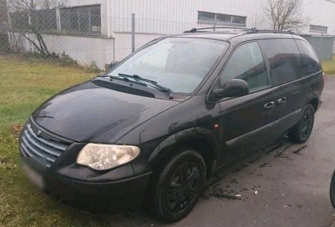 Schwarz Gebraucht 2005 Chrysler Voyager Van / Kleinbus | 1.300 € (Guter Preis) - Bild 1/4