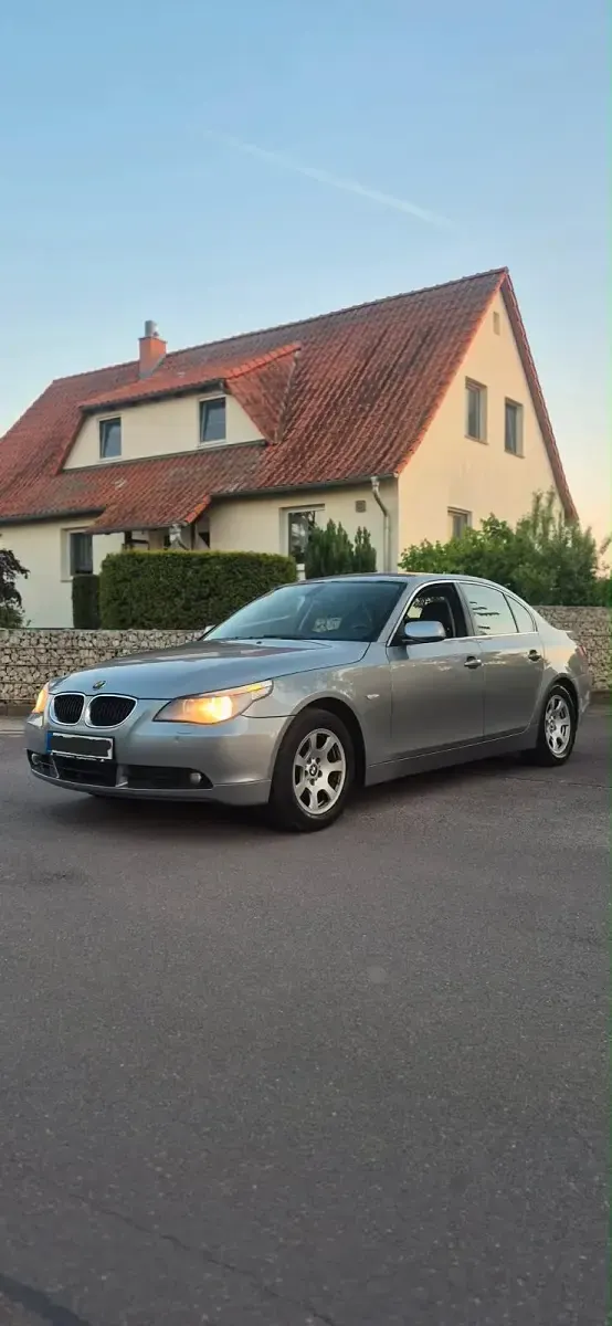 Gebraucht BMW 530 215 PS (158 kW) 2005 Grau Limousine