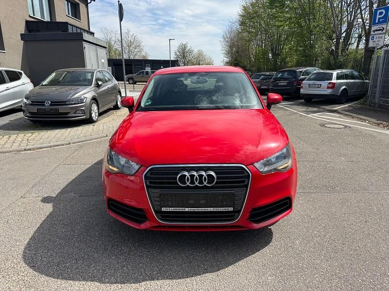 Gebraucht Audi A1 Attraction 86 PS (63 kW) 2011 Rot Kleinwagen