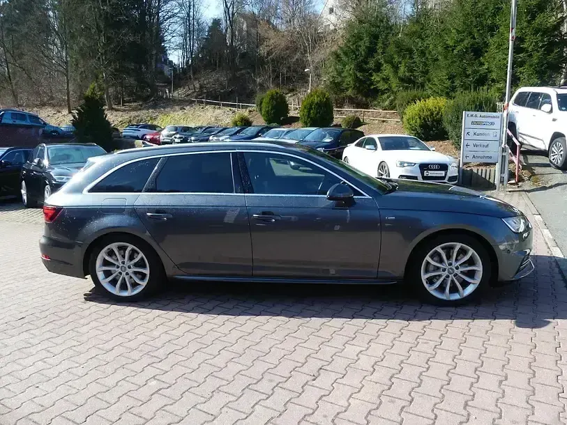 Używany Audi A4 S-Line 252 KM (185 kW) 2018 Szary Kombi