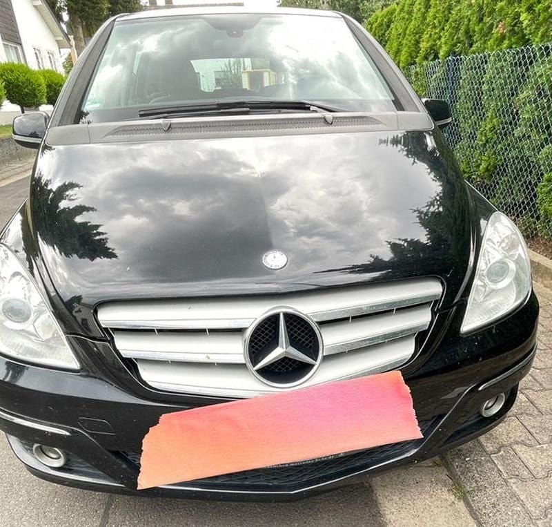 Schwarz Gebraucht 2009 Mercedes B150 Van / Kleinbus | 4.550 € (Fairer Preis) - Bild 1/4