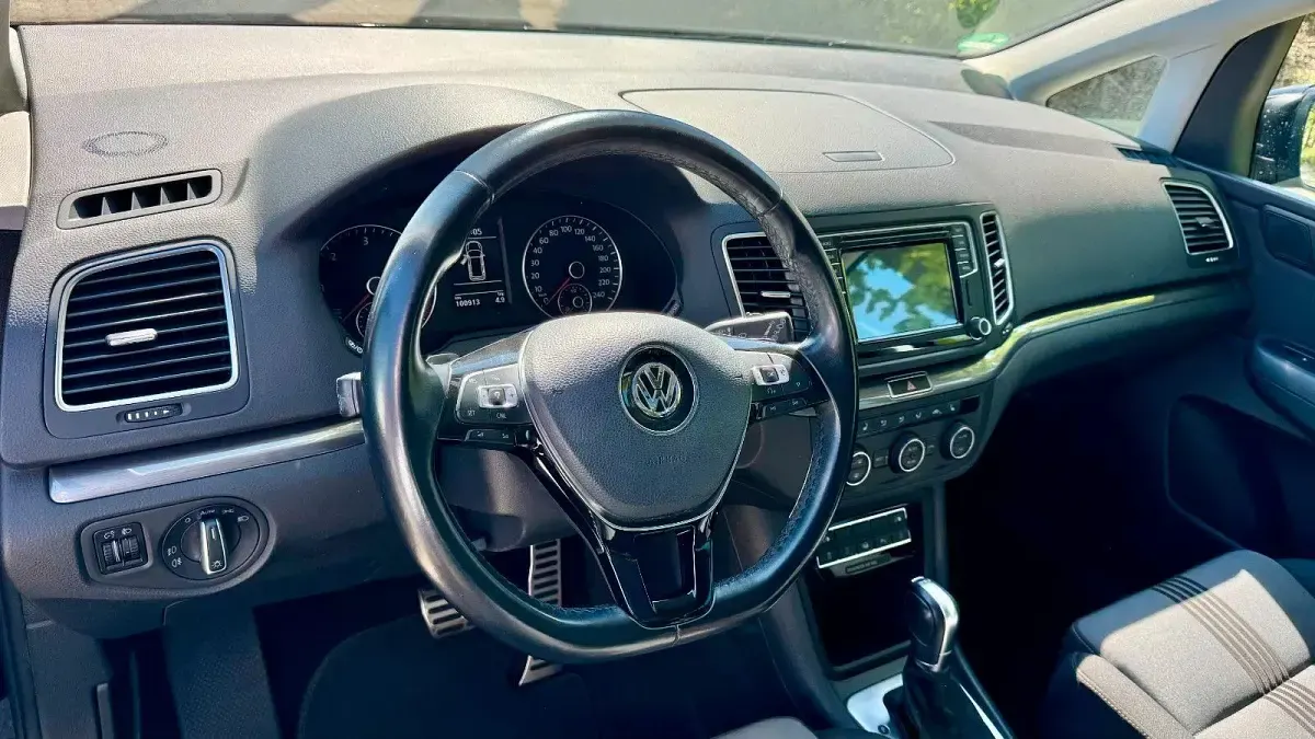 Gebraucht VW Sharan Allstar 150 PS (110 kW) 2016 Schwarz Van / Kleinbus