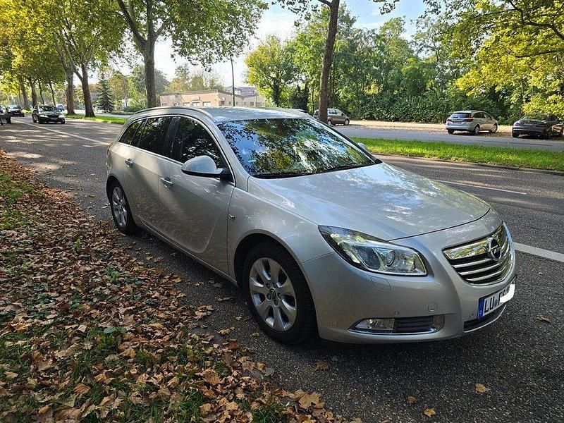 Gebraucht Opel Insignia Innovation 160 PS (117 kW) 2011 Grau Kombi