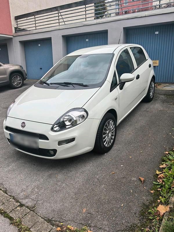 Weiß Gebraucht 2015 Fiat Punto Kleinwagen | 4.000 € (Fairer Preis) - Bild 1/4