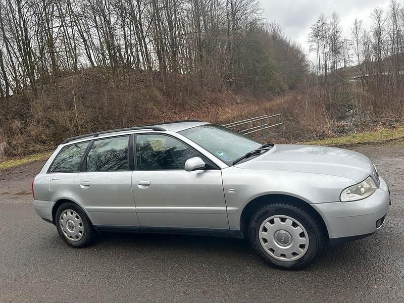Gebraucht Audi A4 102 PS (75 kW) 2001 Silber Kombi