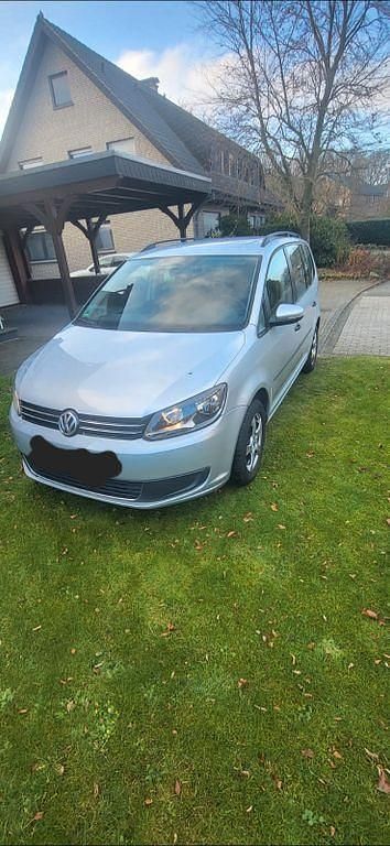 Silber Gebraucht 2010 VW Touran Comfortline Van / Kleinbus | 5.800 € (Fairer Preis) - Bild 1/4