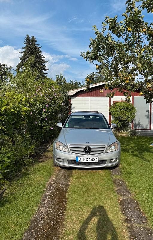 Silber Gebraucht 2008 Mercedes C320 Avantgarde Limousine | 6.500 € (Fairer Preis) - Bild 1/4