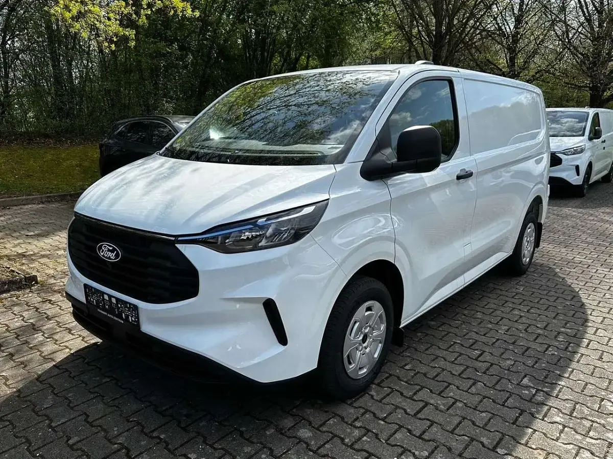 Nouă Ford Transit Custom Trend 170 CP (125 kW) 2026 Alb Monovolum