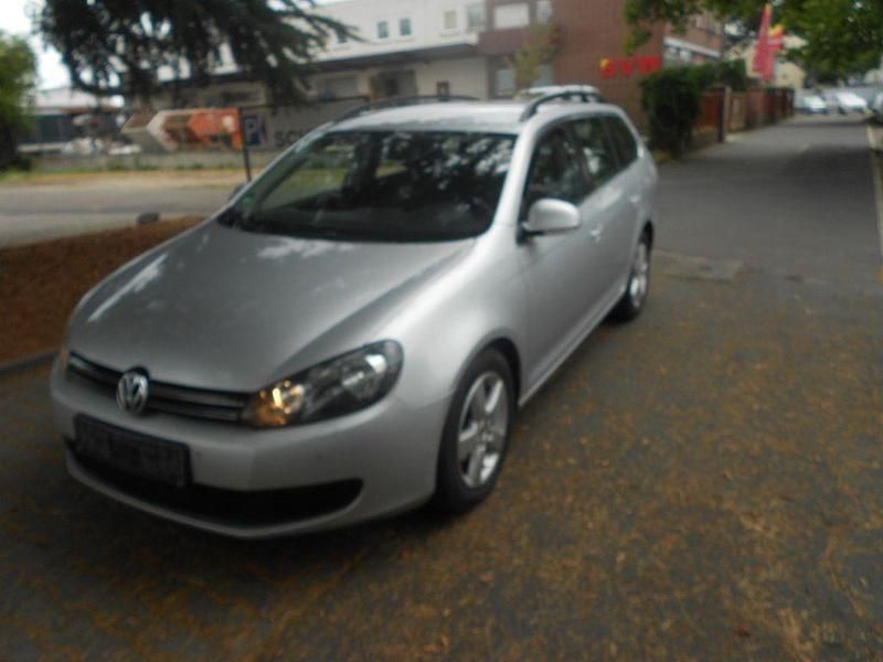 Silber Gebraucht 2012 VW Golf VI Comfortline Kleinwagen | 2.999 € (Fairer Preis) - Bild 1/4