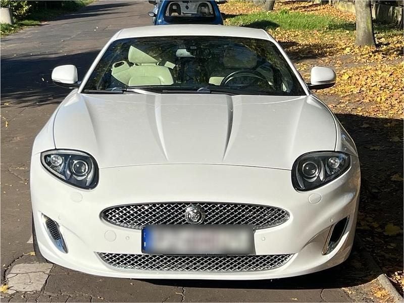 Weiß Gebraucht 2013 Jaguar XK Portfolio Coupé | 24.900 € (Superpreis) - Bild 1/4