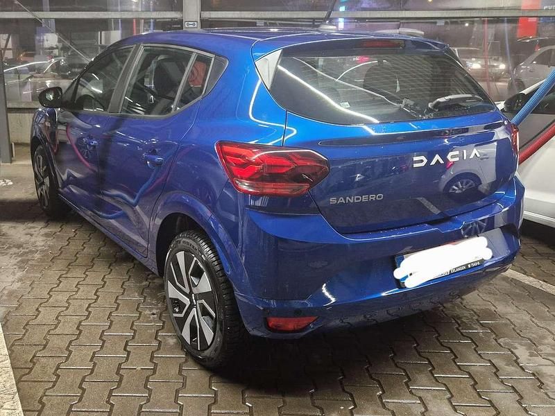 Gebraucht Dacia Sandero Expression 91 PS (66 kW) 2025 Blau Limousine