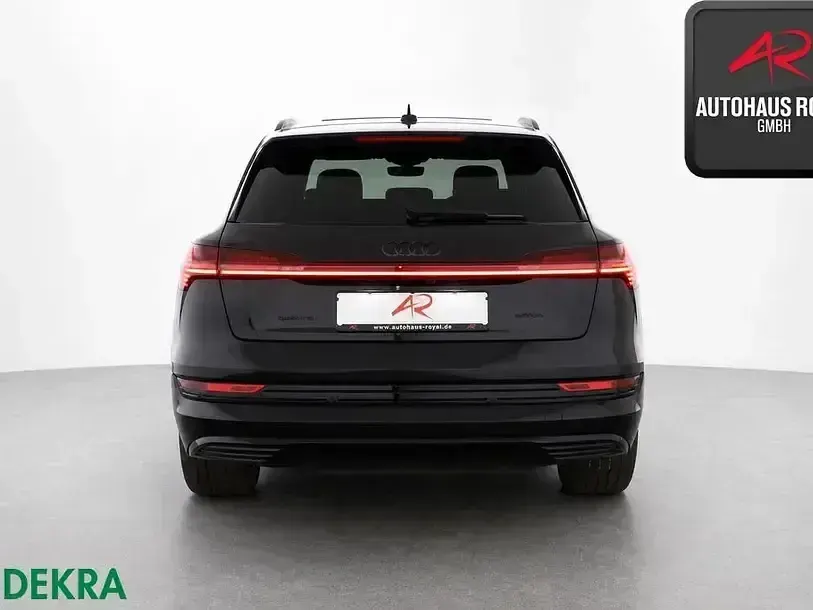 Gebraucht Audi e-tron S-Line 300 kW (408 PS) 2023 Schwarz SUV