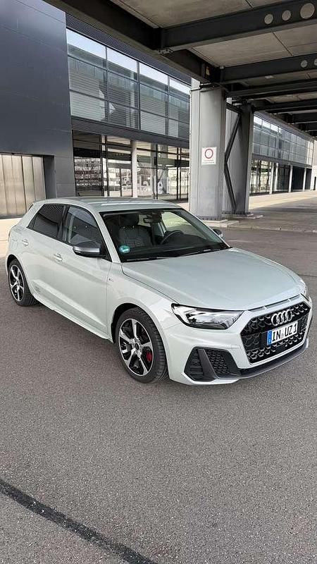 Gebraucht Audi A1 S-Line 207 PS (152 kW) 2025 Grau SUV