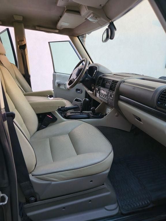 Grau Gebraucht 2004 Land Rover Discovery 3 SUV | 11.000 € (Fairer Preis) - Bild 1/4