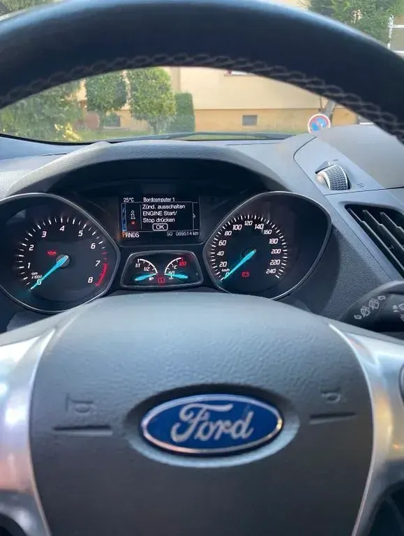 Gebraucht Ford Kuga Business Edition 182 PS (133 kW) 2017 Weiß SUV