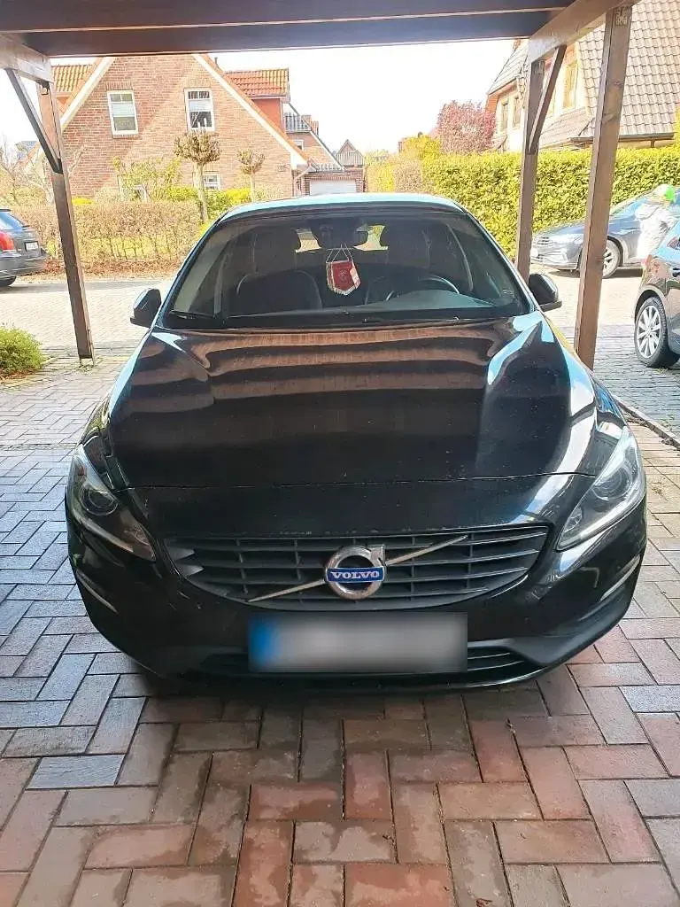 Używany Volvo V60 150 KM (110 kW) 2017 Czarny Kombi
