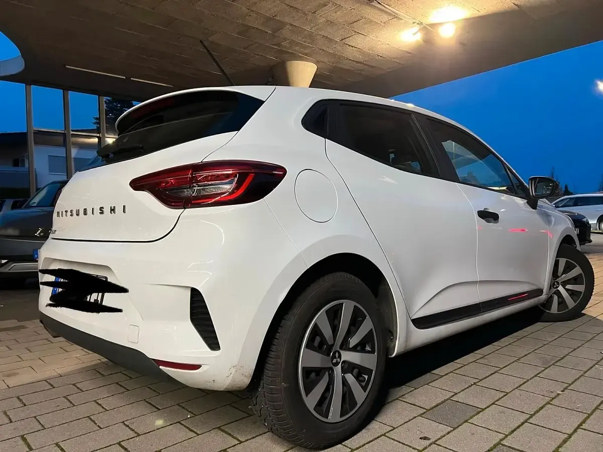 Gebraucht Mitsubishi Colt 67 PS (49 kW) 2024 Weiß Kleinwagen