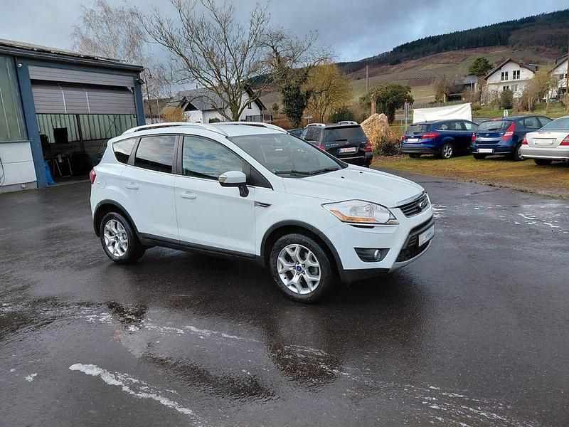 Gebraucht Ford Kuga Trend 140 PS (102 kW) 2011 Weiß SUV