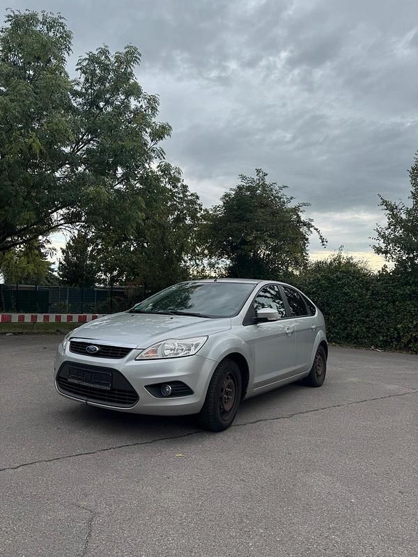 Silber Gebraucht 2009 Ford Focus Limousine | 2.950 € (Guter Preis) - Bild 1/4