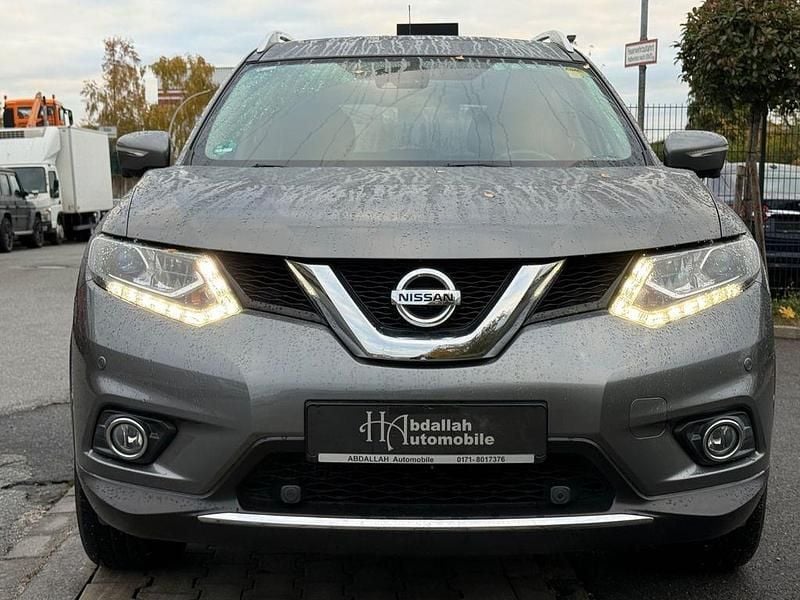 Grau Gebraucht 2017 Nissan X-Trail Tekna SUV | 15.999 € (Guter Preis) - Bild 1/4