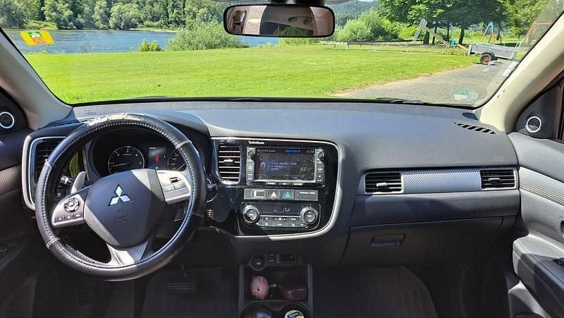 Gebraucht Mitsubishi Outlander 150 PS (110 kW) 2014 Schwarz SUV