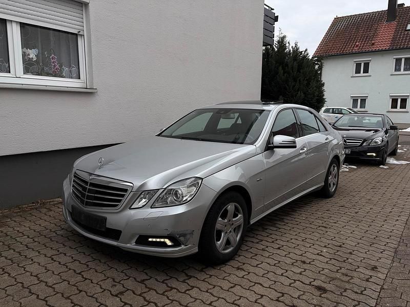 Gebraucht Mercedes E350 211 PS (155 kW) 2010 Silber Limousine
