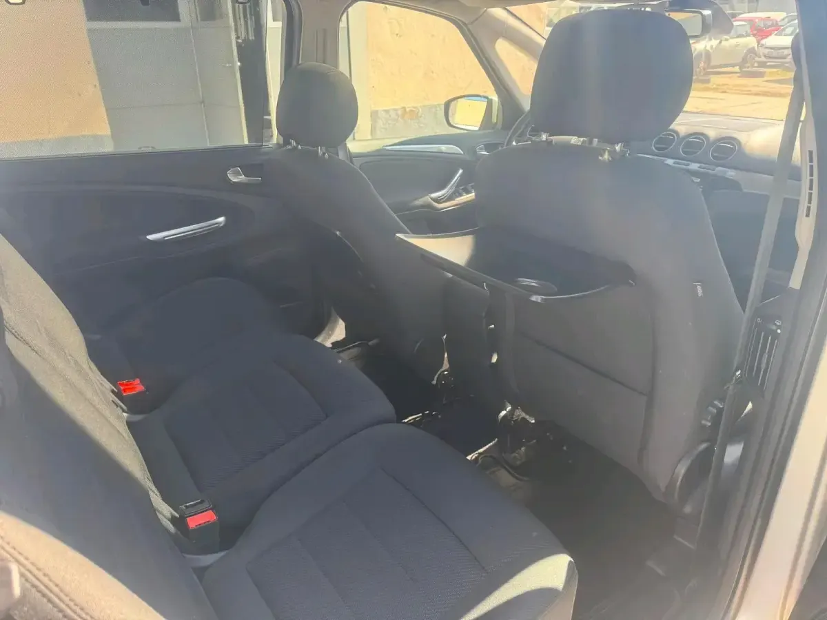 Gebraucht Ford S-MAX 160 PS (117 kW) 2012 Grau Van / Kleinbus