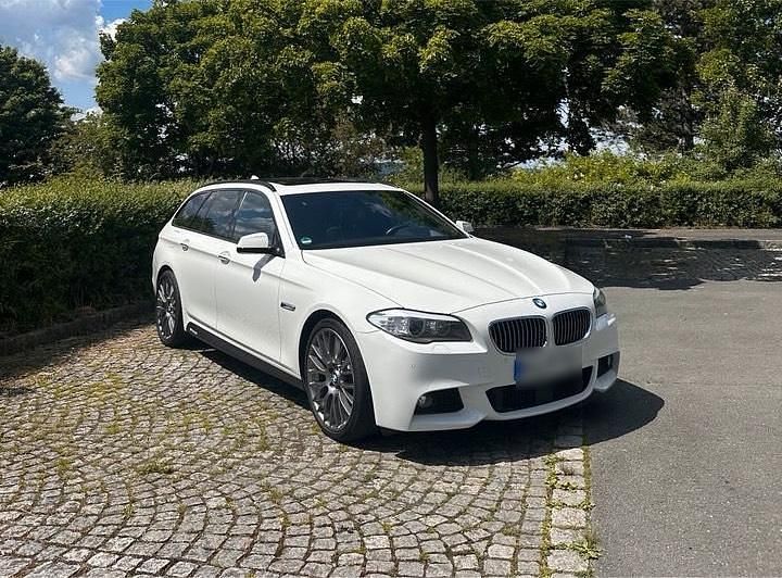 Weiß Gebraucht 2011 BMW 535 Comfort Edition Kombi | 17.000 € (Fairer Preis) - Bild 1/4