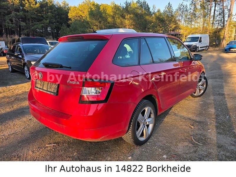 Gebraucht Skoda Fabia Ambition 90 PS (66 kW) 2015 Rot Kombi
