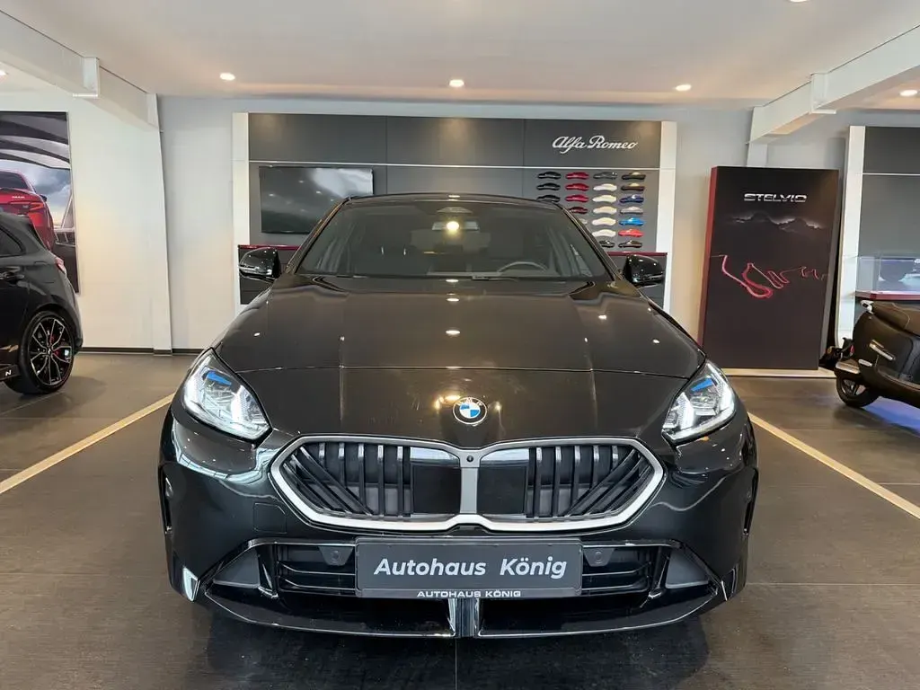 Gebraucht BMW 120 Shadowline 163 PS (119 kW) 2025 Schwarz Kleinwagen