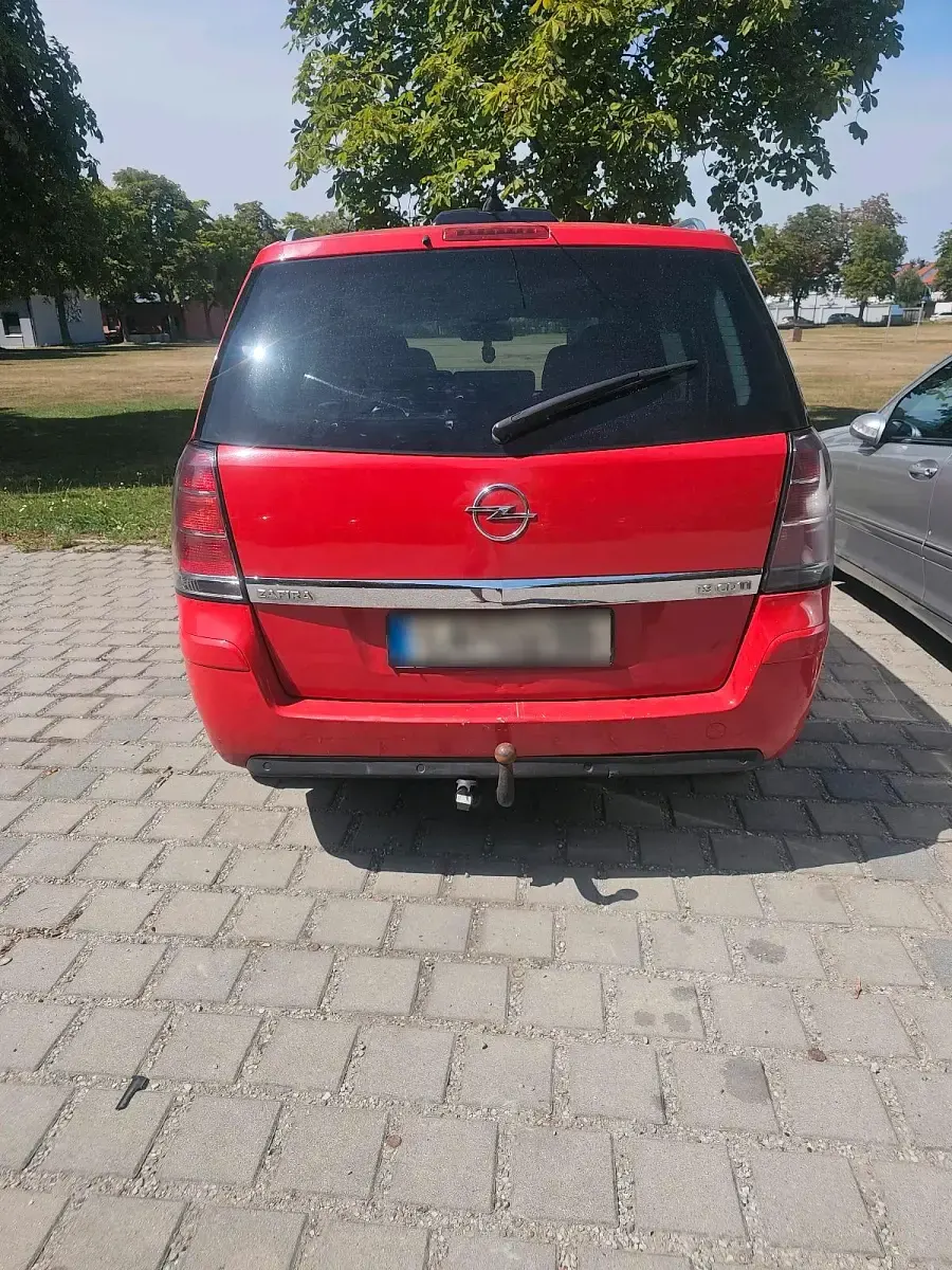Gebraucht Opel Zafira 140 PS (102 kW) 2007 Rot Van / Kleinbus