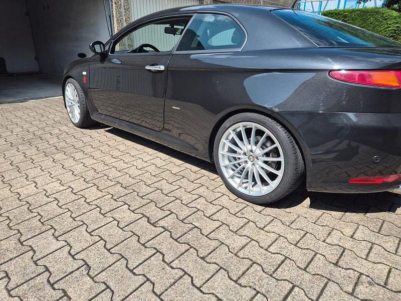 Grau Gebraucht 2005 Alfa Romeo GT Progression Coupé | 3.699 € (Fairer Preis) - Bild 1/4