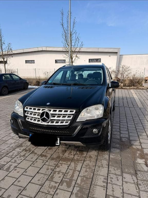 Gebraucht Mercedes ML350 231 PS (169 kW) 2010 Schwarz SUV