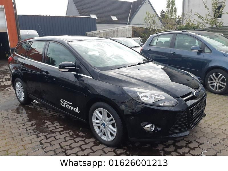 Gebraucht Ford Focus Titanium 125 PS (91 kW) 2013 Schwarz Kombi