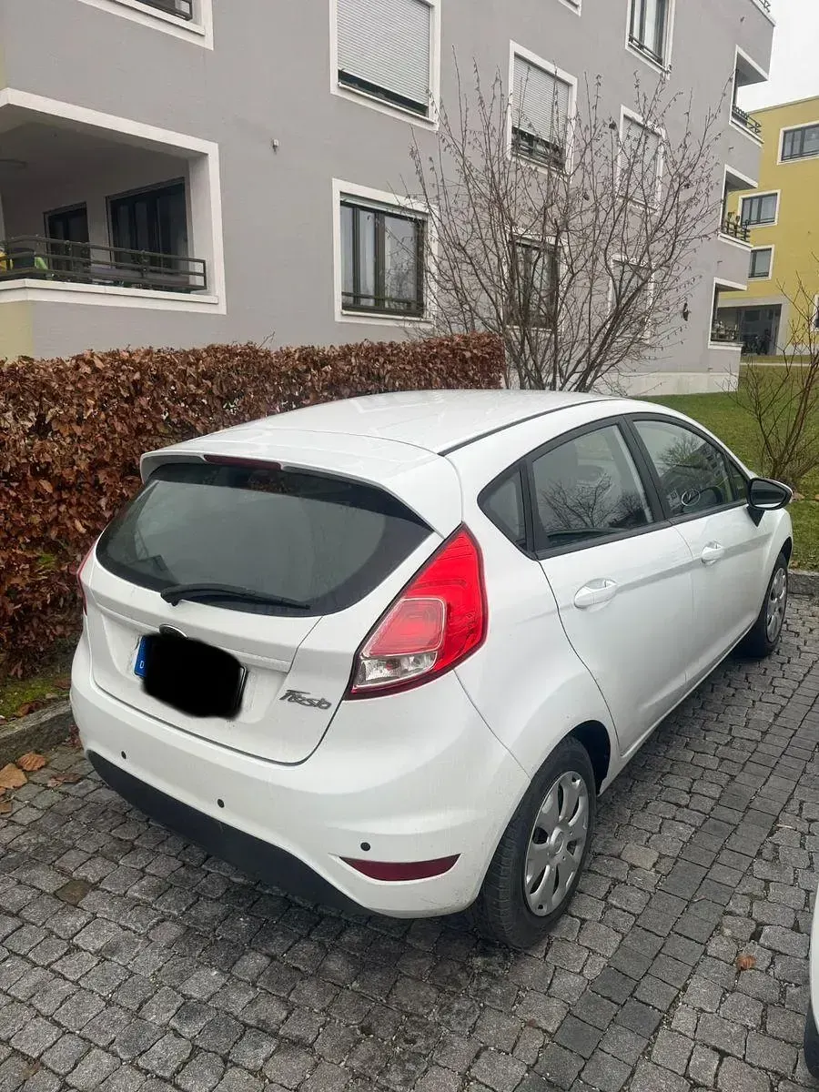 Gebraucht Ford Fiesta SYNC Edition 80 PS (58 kW) 2013 Weiß Kleinwagen