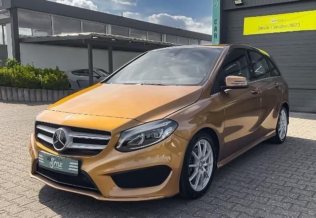 Gold Gebraucht 2016 Mercedes B200 AMG line Van / Kleinbus | 16.970 € (Fairer Preis) - Bild 1/4