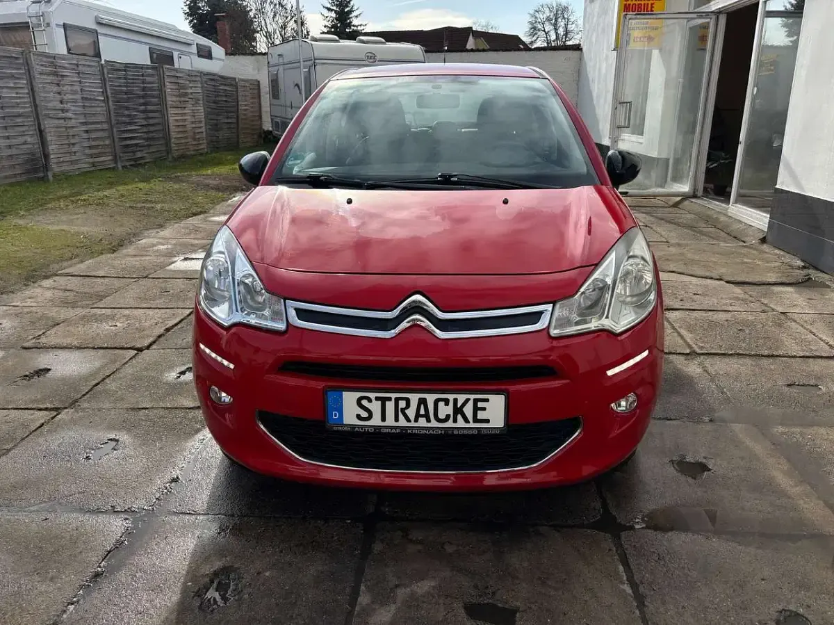 Używany Citroën C3 SELECTION 82 KM (60 kW) 2016 Czerwony Hatchback