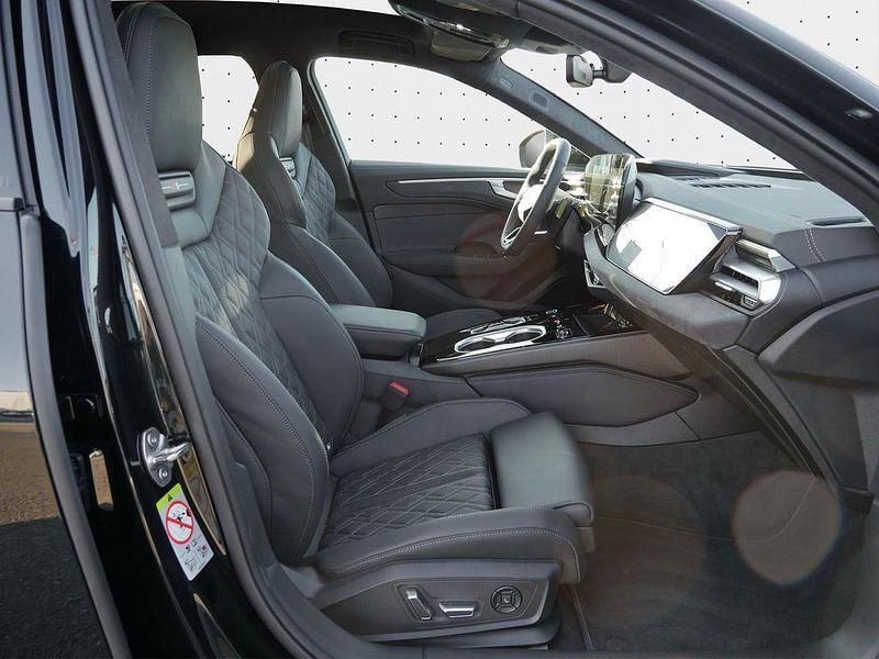 Gebraucht Audi A6 S-Line 204 PS (150 kW) 2025 Mitternachtsgrün metallic Kombi