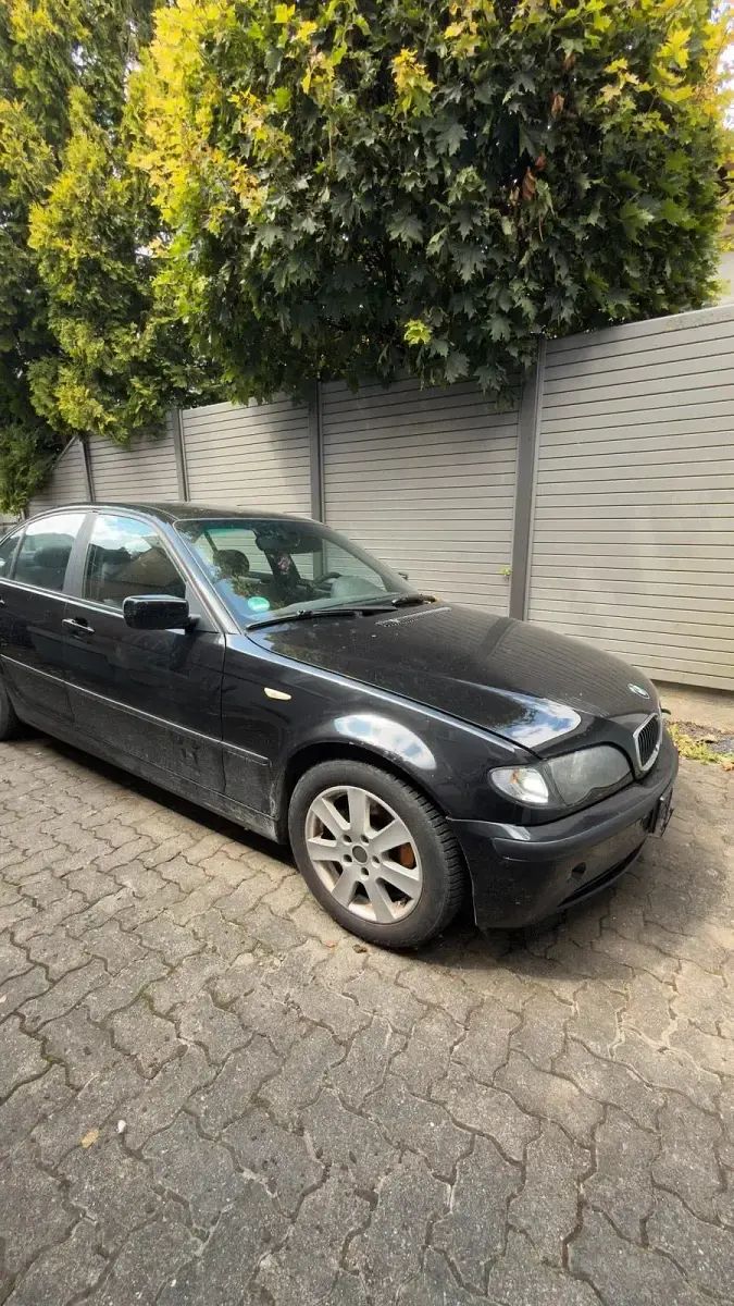 Gebraucht BMW 316 116 PS (85 kW) 2004 Schwarz Limousine