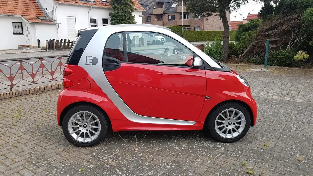 Gebraucht Brabus electric drive 40 kW (55 PS) 2013 Rot Kleinwagen