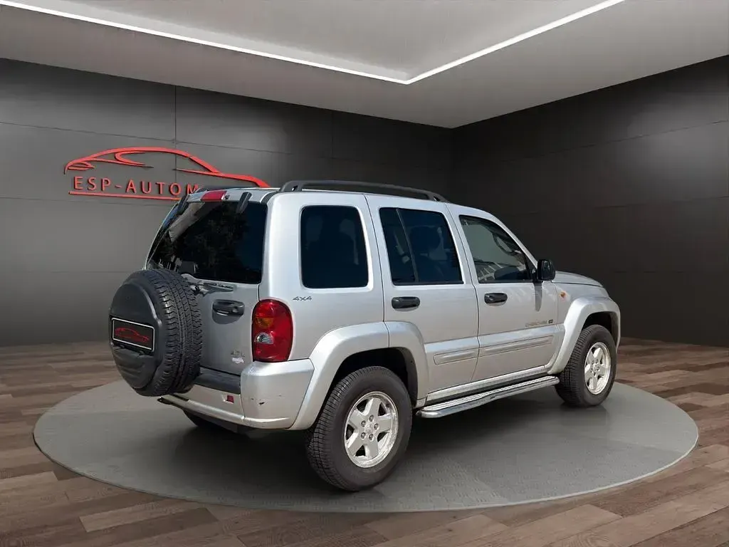 Gebraucht Jeep Cherokee Limited 211 PS (155 kW) 2002 Silber SUV