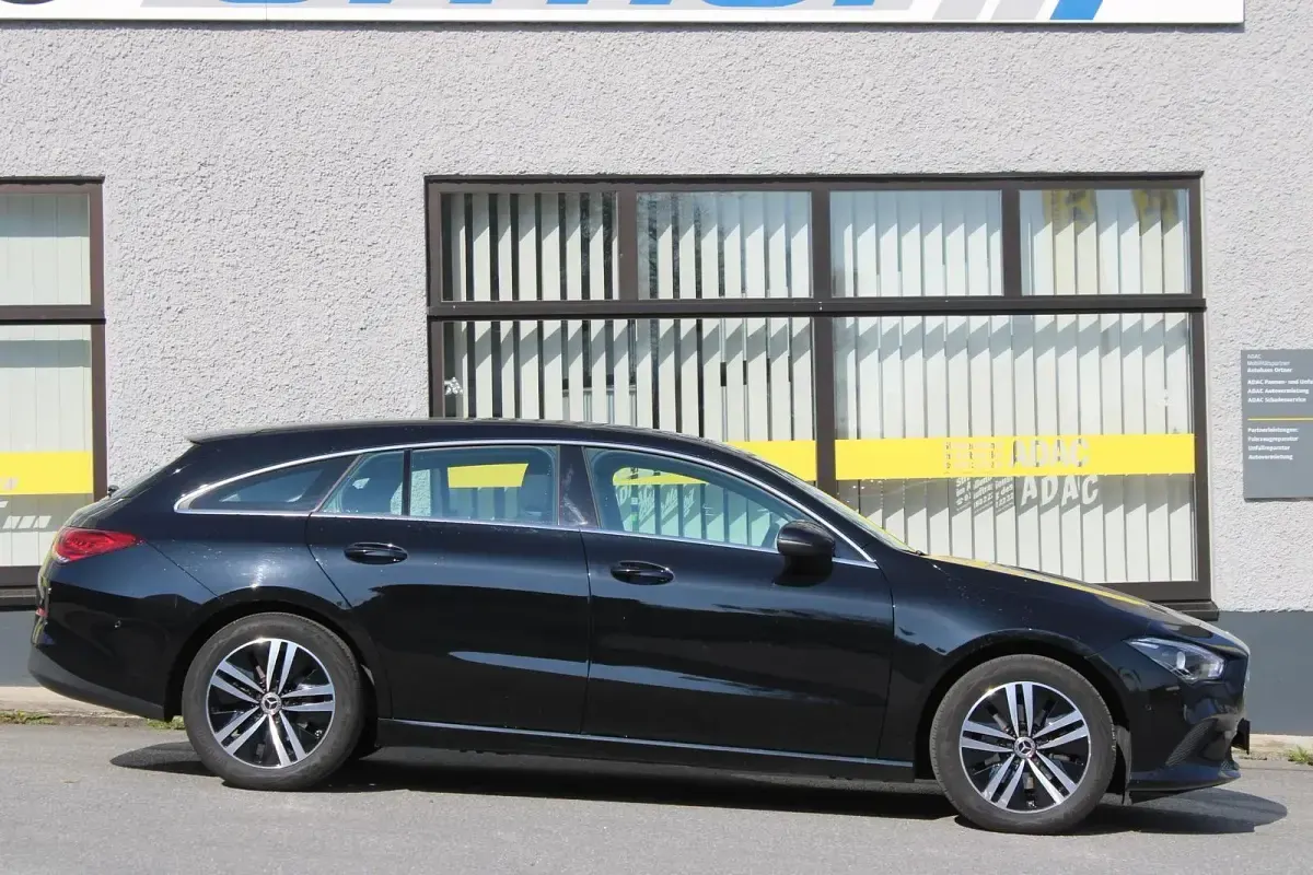 Gebraucht Mercedes CLA200 150 PS (110 kW) 2021 Schwarz Coupé