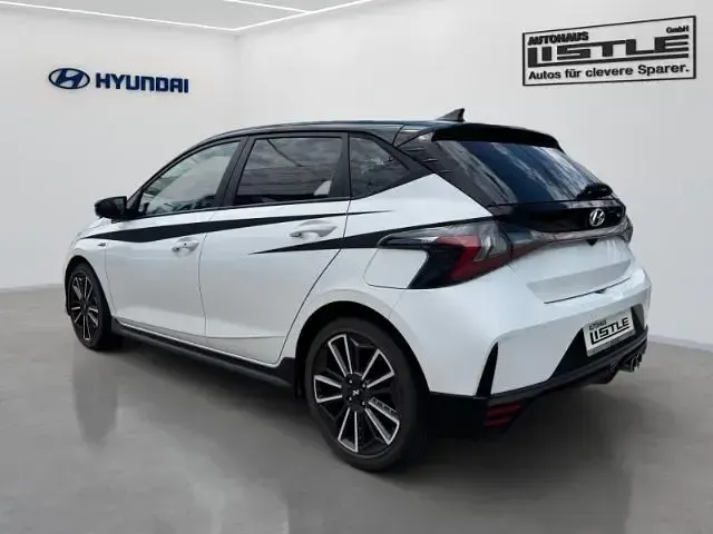 Gebraucht Hyundai i20 N Line 120 PS (88 kW) 2022 Atlas white/ phantom black / s Kleinwagen