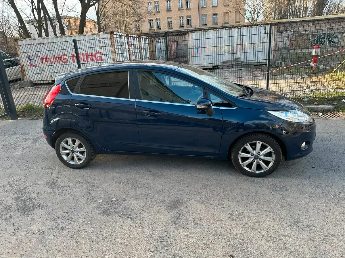 Usata Ford Fiesta 75 CV (55 kW) 2009 Blu Utilitaria