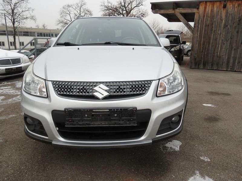 Gebraucht Suzuki SX4 120 PS (88 kW) 2010 Silber Limousine